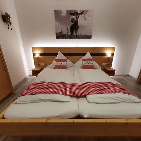 Gasthaus Zum Hirschen ฟวร์ตวานเงน ภายนอก รูปภาพ