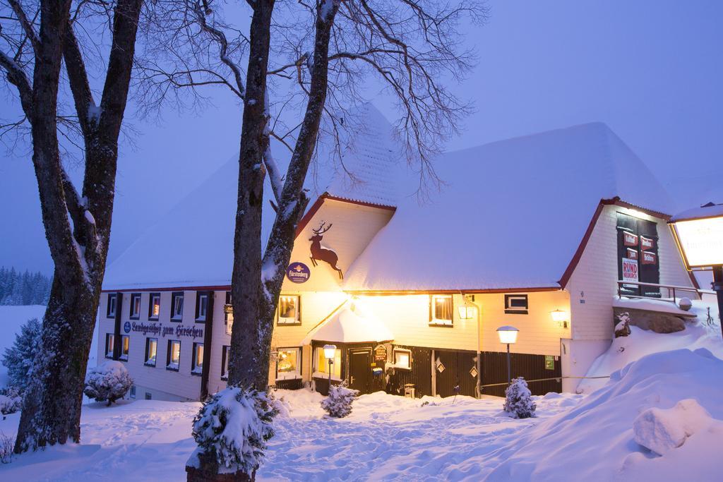 Gasthaus Zum Hirschen ฟวร์ตวานเงน ภายนอก รูปภาพ