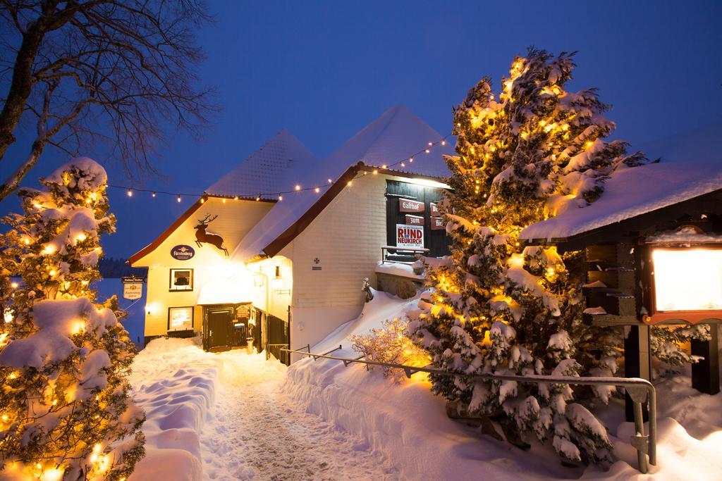 Gasthaus Zum Hirschen ฟวร์ตวานเงน ภายนอก รูปภาพ
