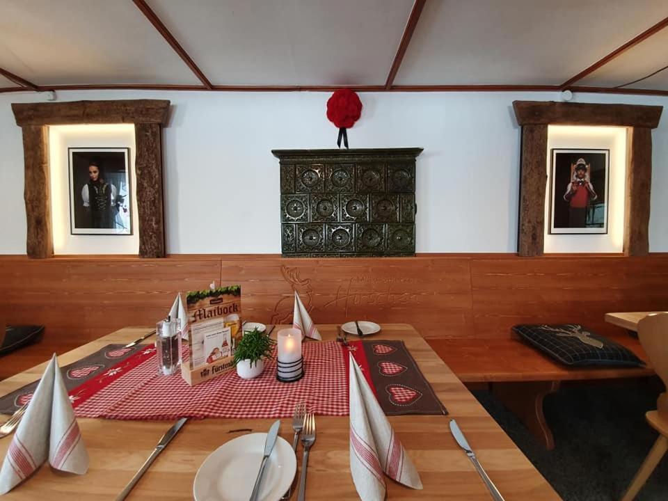 Gasthaus Zum Hirschen ฟวร์ตวานเงน ภายนอก รูปภาพ